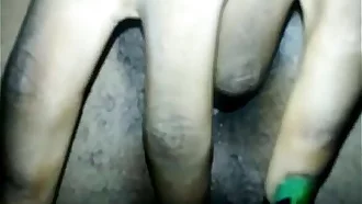 Lagos Girl fingered her pussy